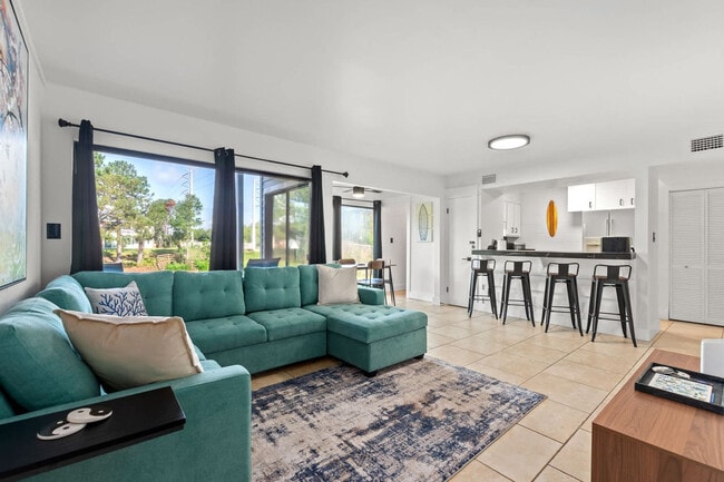 Building Photo - 4000 Gulf Terrace Dr Rental