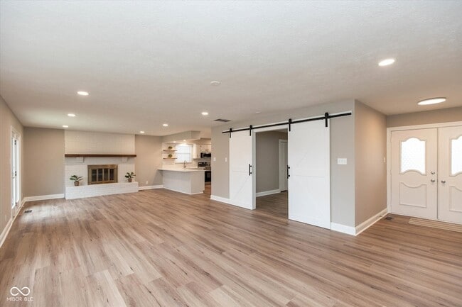 Photo - 707 Daffon Dr