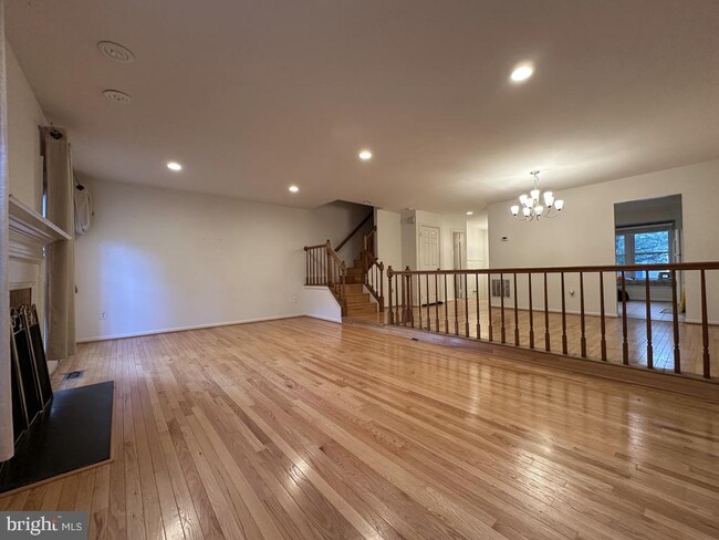 Photo - 6042 Loganwood Dr