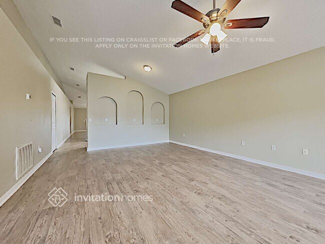 Photo - 1879 Durban Way