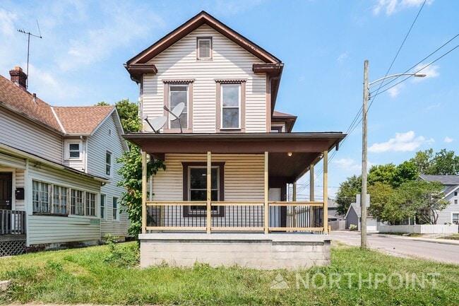 Building Photo - 578 Stewart Ave