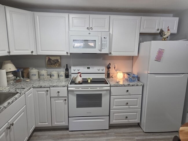 Photo - 176 Maple Ave Unit 2-1