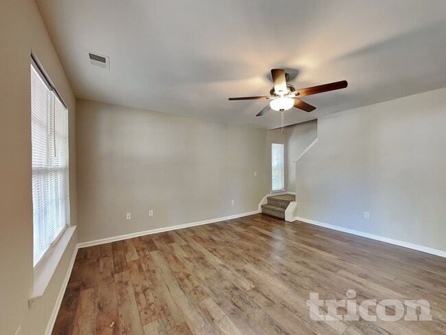 Photo - 224 Barnevelder Dr