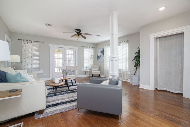 Photo - Charming Alta Vista Bungalow