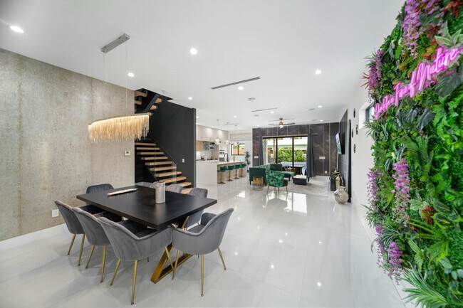 Photo - 547 NE 16th Ave Unit ID1369653P