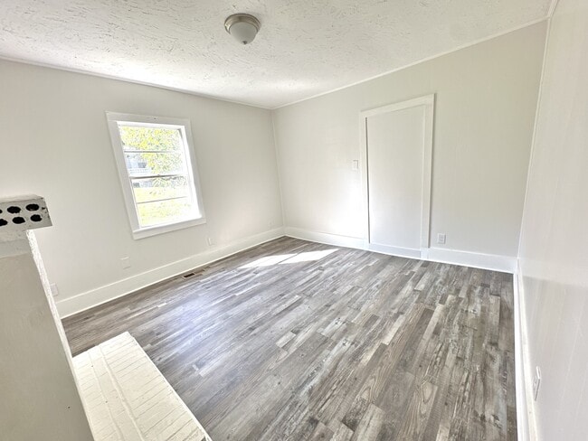 Photo - 1254 Lewis St