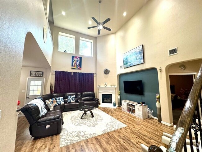 Building Photo - 615 Seminole Canyon Dr Rental