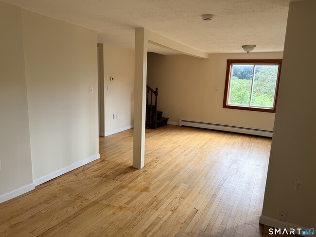 365 Scantic Rd