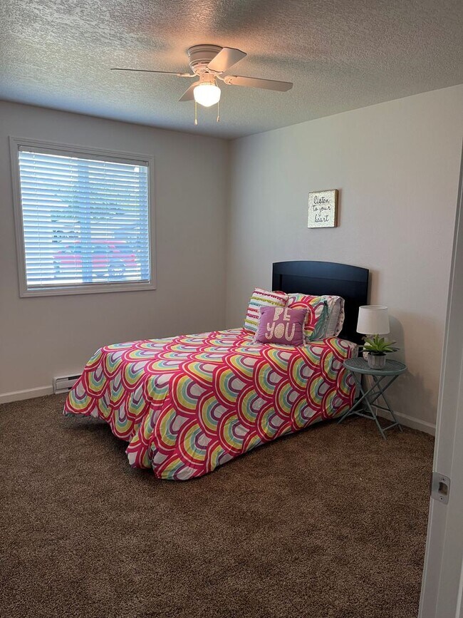 3 bedroom single story townhome for rent. Townhomes for Rent