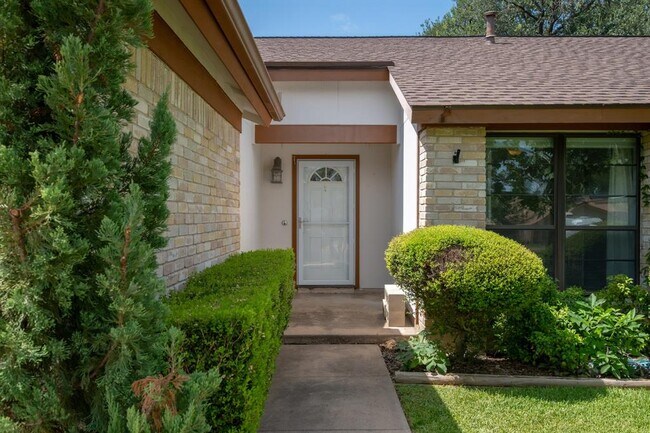 Photo - 11826 Carshalton Dr