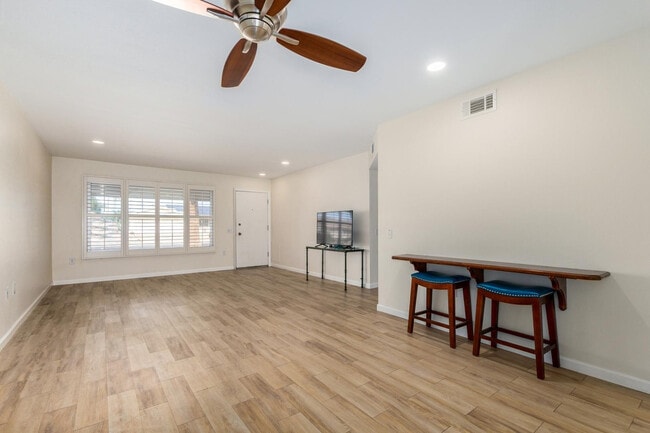 Photo - 13023 W Beardsley Rd