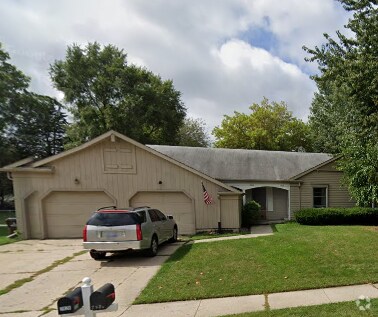 Building Photo - 2928 Stoneleigh Dr Rental