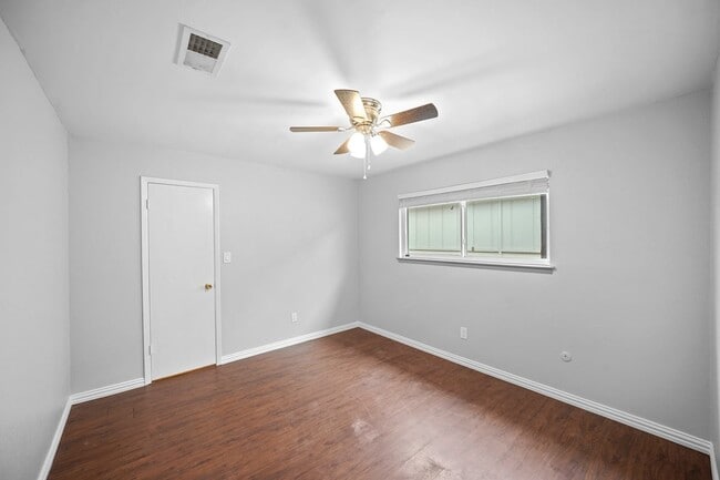 Photo - 6214 Gladewell Dr