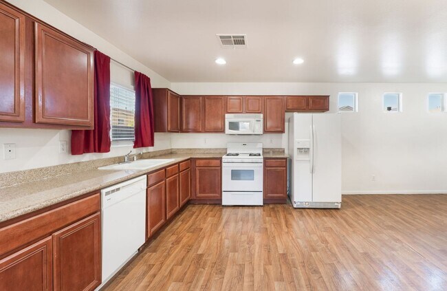 Photo - Cozy 3-Bedroom with Spacious Backyard!