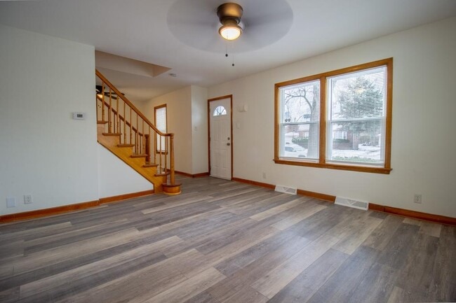 212 E 142nd Pl