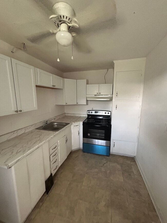Photo - North Charleston Triplex Unit Unidad A