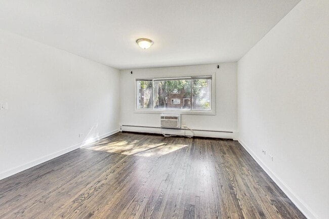 Photo - 6002 N Winthrop Ave