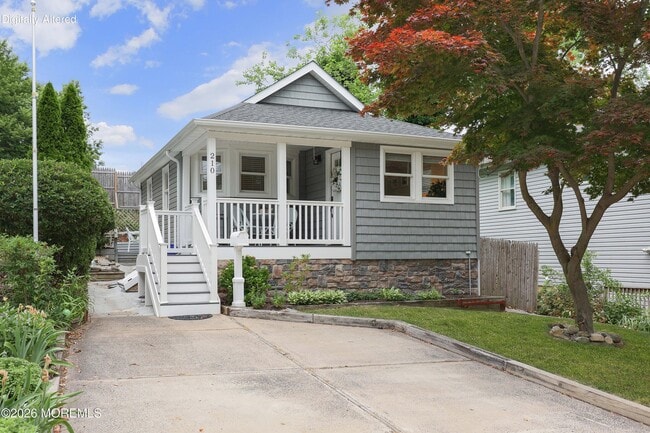 Building Photo - 210 Linden Ave