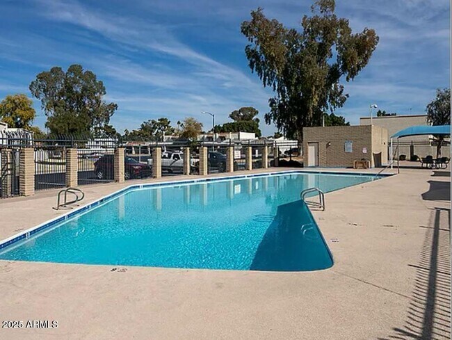 Photo - 2433 W Eugie Ave