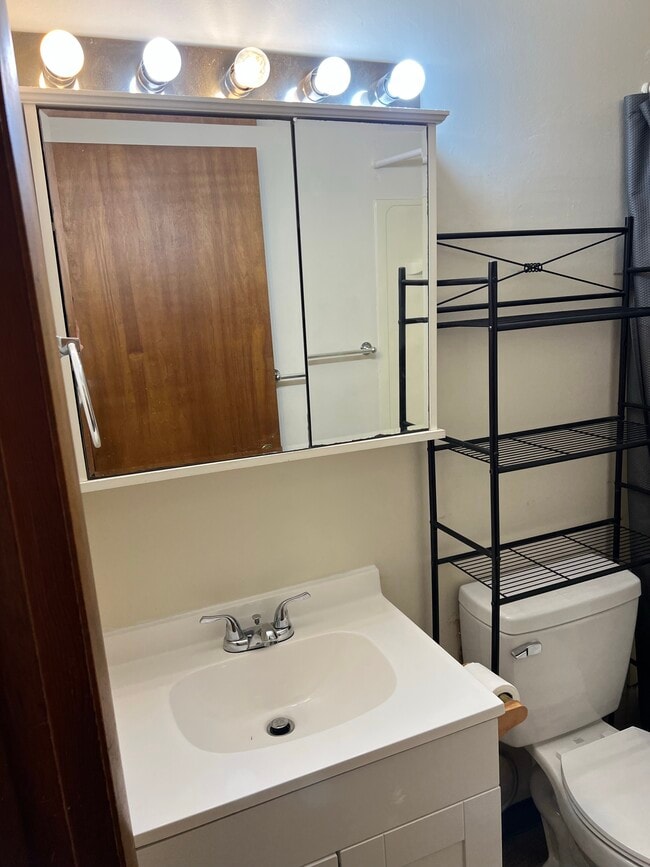 Photo - 103 W Clark St Unit 3