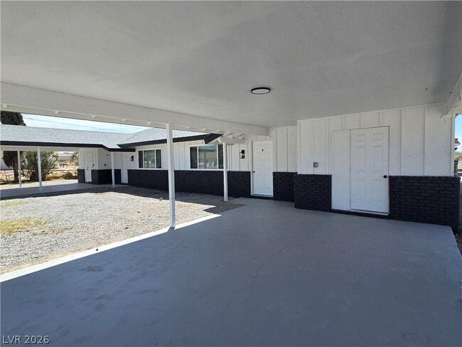 Photo - 1083 E Calvada Blvd