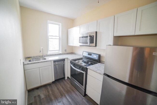 Photo - 2427 E Allegheny Ave Unit 2