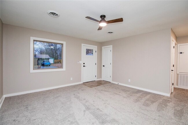 Photo - 221 E Adobe St