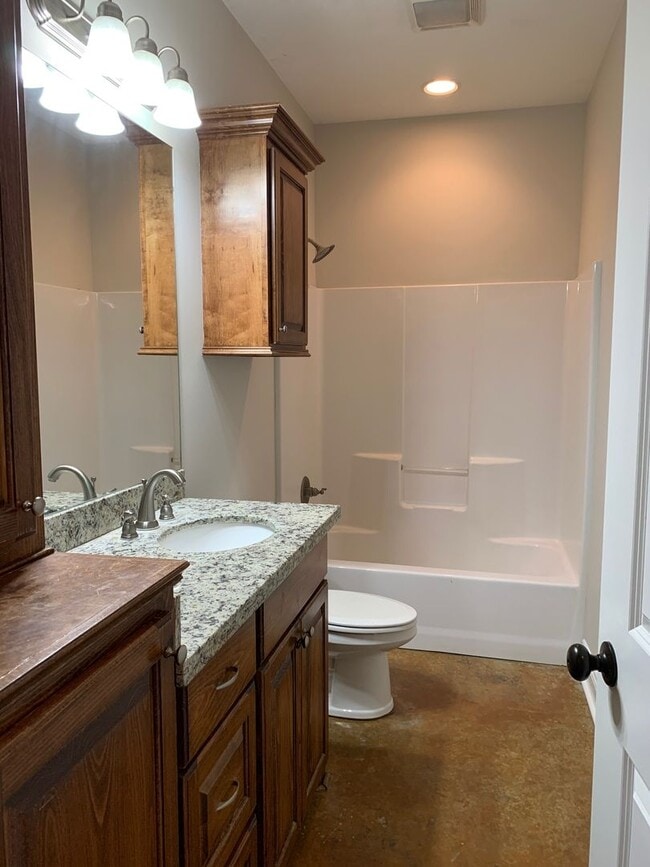 Photo - 3 Bedroom 2 bath Duplex for lease