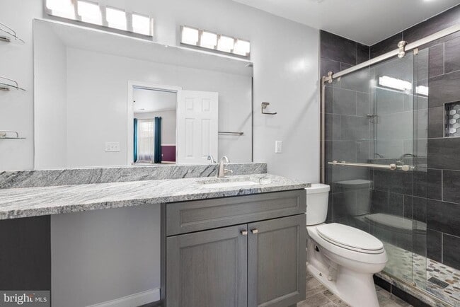 Photo - 11321 Halethorpe Terrace Unidad 205