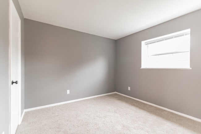 Abelia Square Bedroom 2