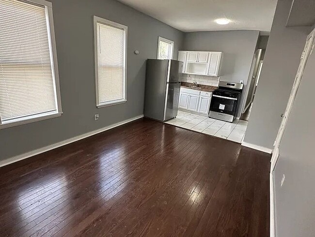 Photo - 593 Winchester Ave Unidad #3L