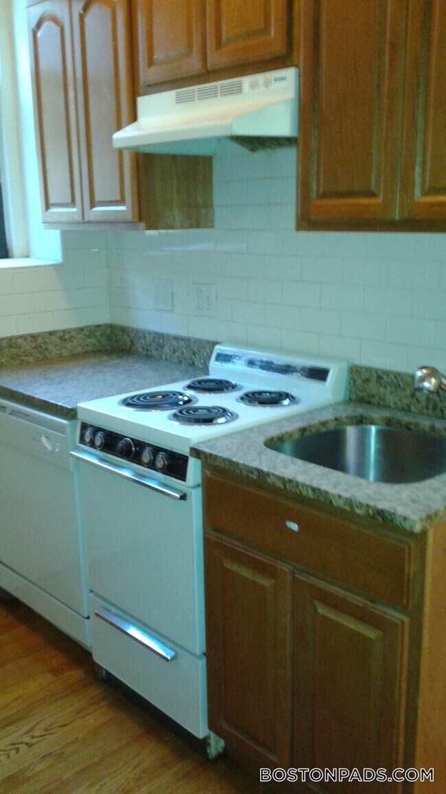 Photo - 115 St Stephen St Unit B-3