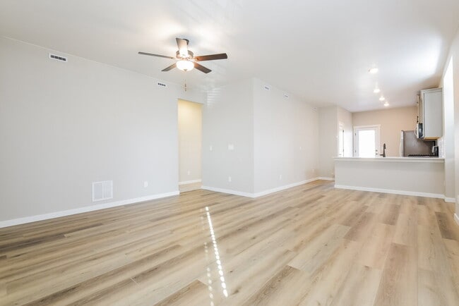 Photo - 9404 Yampa St