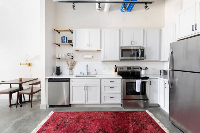 Photo - 1009 W Juneau Ave Unit SI ID1379000P