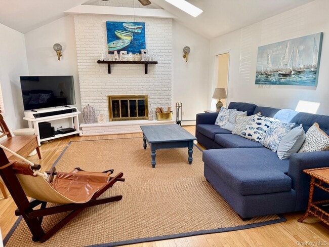 Photo - 111 Fanning Ave