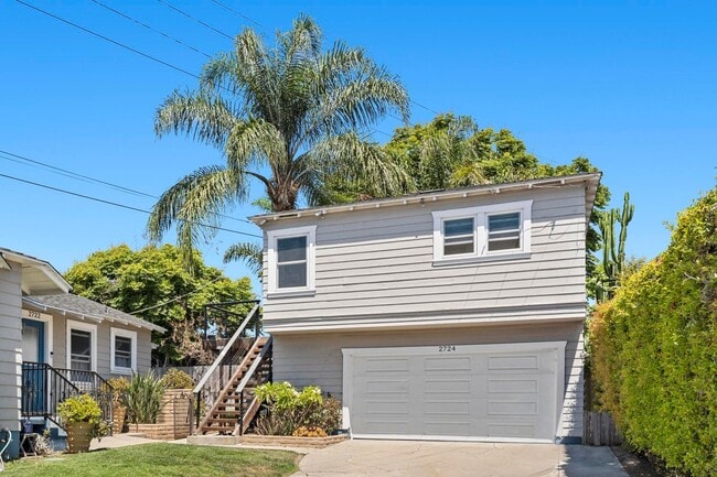 Photo - 2724 Treat St