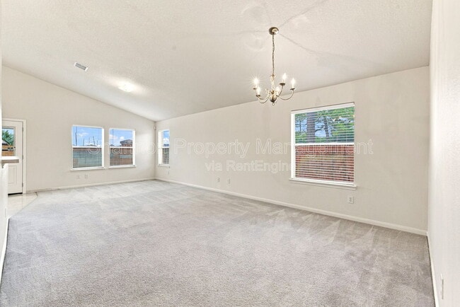 2002 Roaring Springs Dr