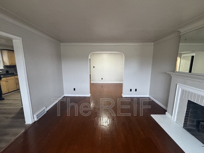 Photo - 9365 Birwood St