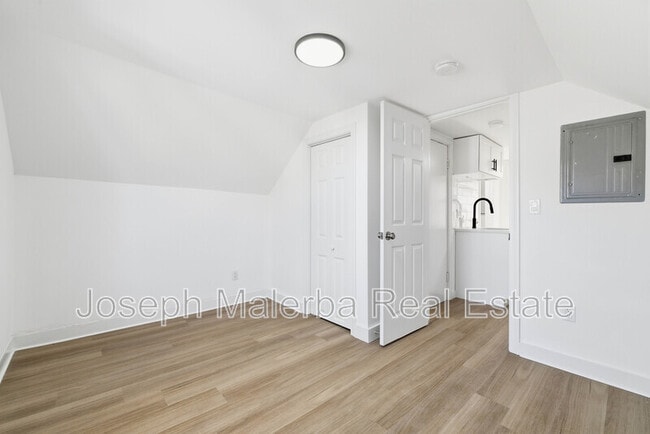 Photo - 159 Connecticut Ave Unit 3rd Floor