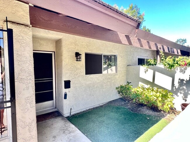 Building Photo - 1144 Stonewall Cir Rental