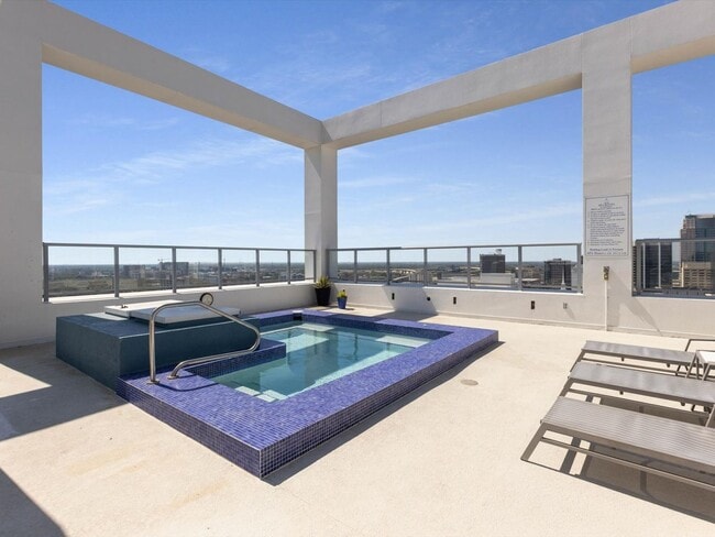 Photo - Large Corner Unit at STAR TOWER! Unit #801