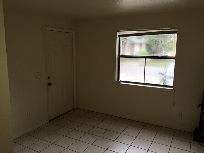 Living Room - 2678 Ernest Street Unit 3