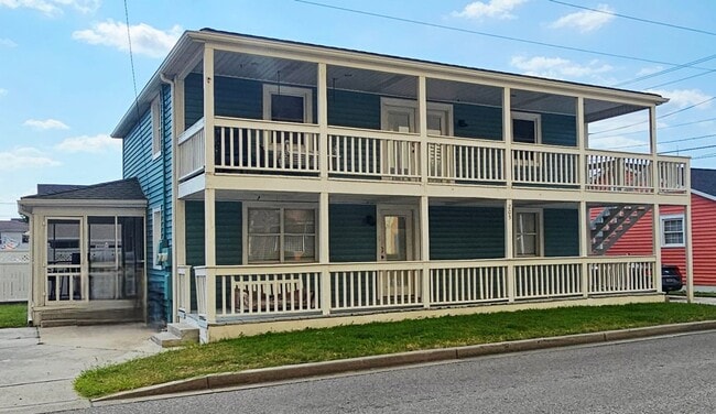 Building Photo - Snowbird Rental or Short-Term Getaway – Ju...