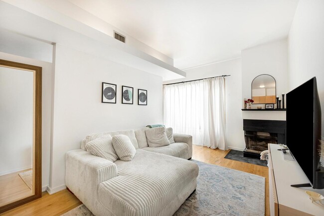 Photo - 2549 N Halsted St Unit 2C