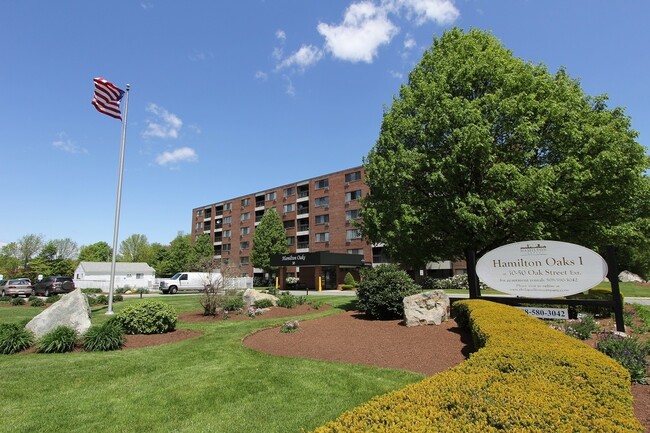 Building Photo - The Oaks at Reservoir Rental