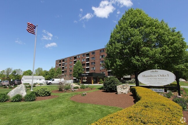 Building Photo - The Oaks at Reservoir Rental