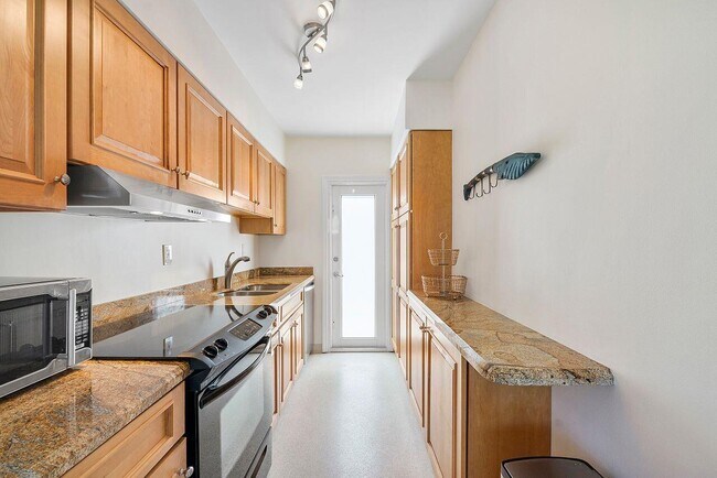 Photo - 1221 Hillsboro Mile Unit 25b
