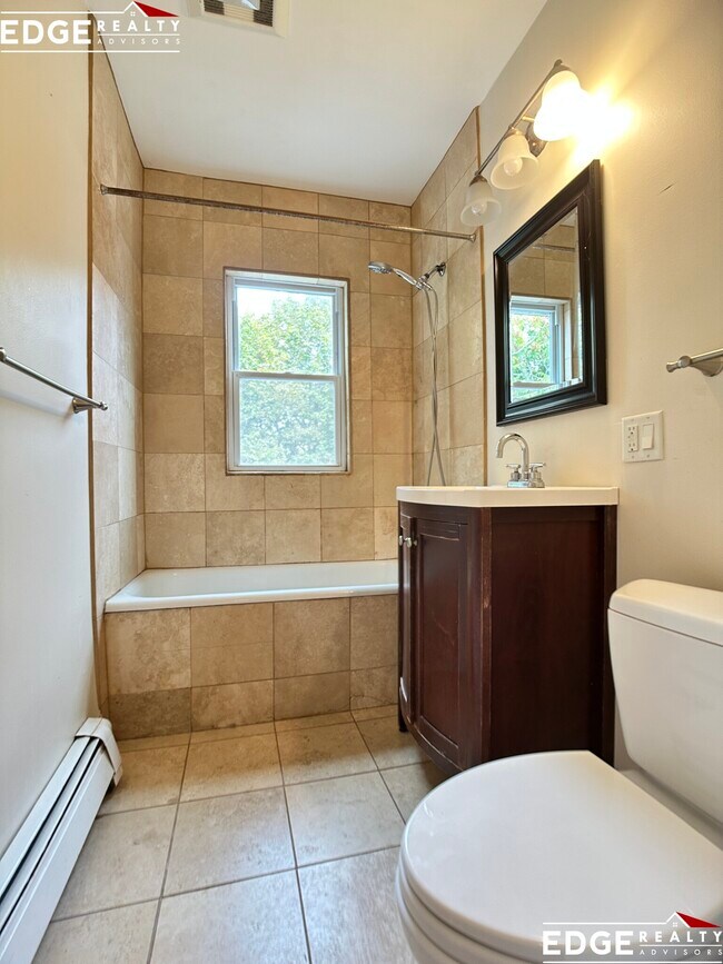 Photo - 18 Claymoss Rd Unit 2