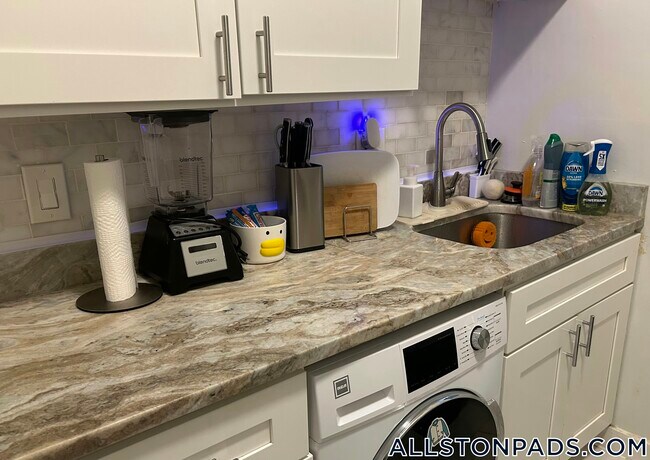 Photo - 86 Glenville Ave Unit 2