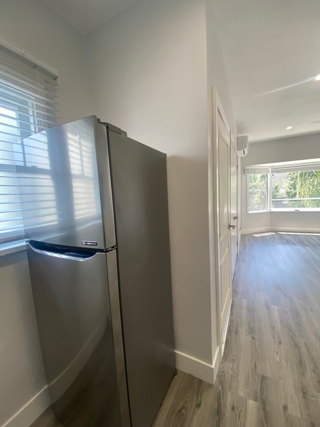 Photo - 405 W 3rd Street